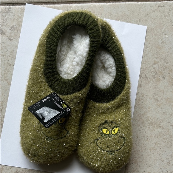 Women’s Grinch Slipper Socks - Picture 3 of 5